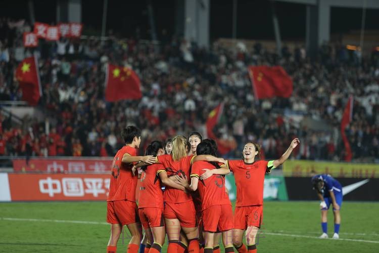 女足联赛27轮-上海2-0继续领跑 解放军第8 女足联赛27轮-上海2-0继续领跑 解放军第8